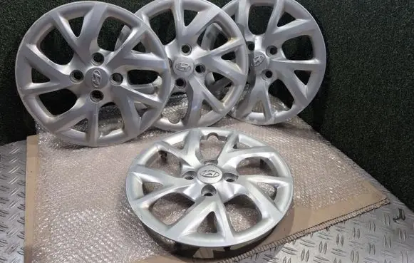 Hyundai i10 R14 wheel hub/cap/trim 52960B9500 EK2477