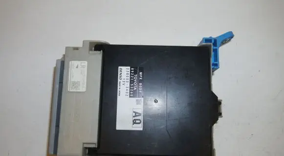 Lexus IS III XE30 Fuse module 8922153260