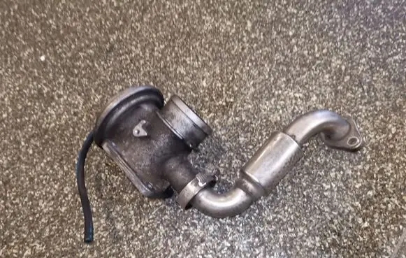 BMW 3 E46 EGR valve 7785452
