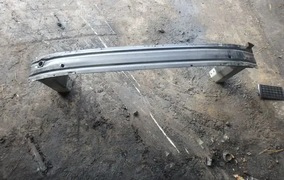 Opel Zafira C Front bumper support beam 