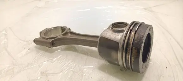 Volkswagen Golf VII Piston with connecting rod 03LA