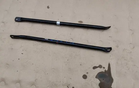 BMW 2 F45 Front strut bar 