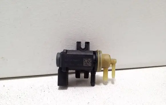 Audi TT TTS Mk2 Turbo solenoid valve 1K0906627B