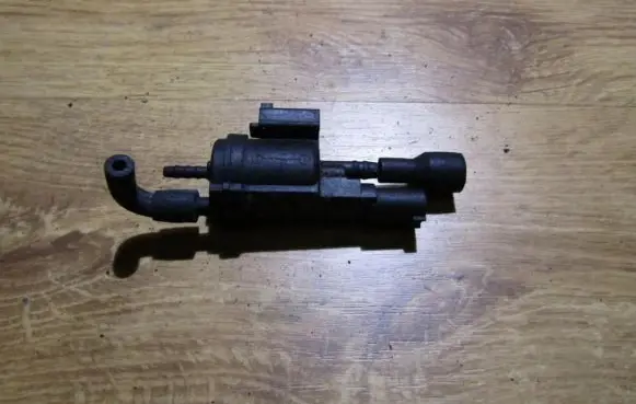Mercedes-Benz E W210 Turbo solenoid valve 0025401497