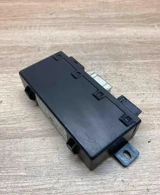 BMW 5 E39 Door control unit/module 8377601 689667