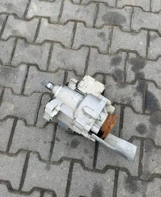 Volkswagen Golf VII Rear gearbox reducer/haldex oil pump 
