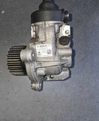 Volkswagen Caddy Fuel injection high pressure pump 0445010537 10280714 04L130755D