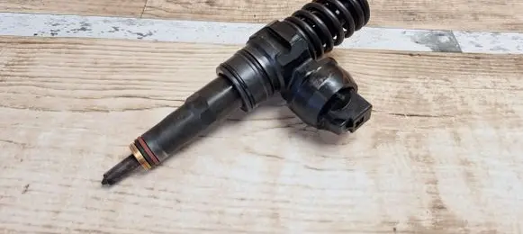 Skoda Octavia Mk2 (1Z) Fuel injector 038130073BQ