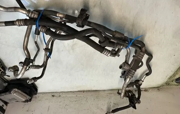 Porsche Cayenne (9PA) Air conditioning (A/C) pipe/hose 7L0820743F