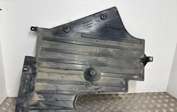 Ford Focus Fuel tank bottom protection JX6B9D183BB A6B9D183BB R4Z0A