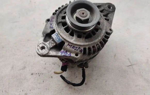 Mazda 121 Generator/alternator B3D118300 LR165709