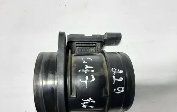 Volkswagen Golf VII Mass air flow meter 04L906461B