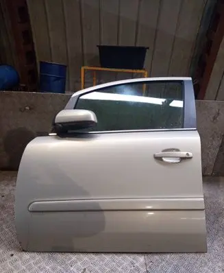 Opel Zafira B Front door