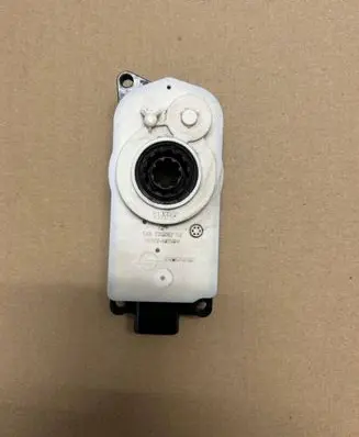 BMW 5 G30 G31 G38 Radiator active air flap actuator 5811R1000 9881645