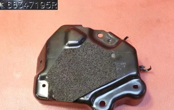 Nissan NP300 Fuel pump bracket 166347195