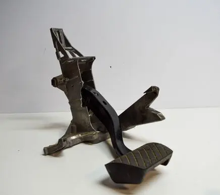 Audi A4 S4 B7 8E 8H Brake pedal 8E1721117D