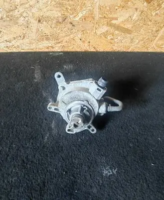 Ford Focus Vacuum pump CM5G2A451GA