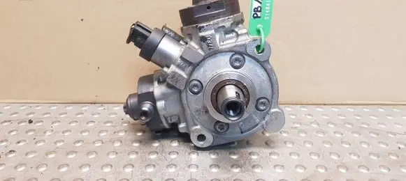 BMW X5 F15 Fuel injection high pressure pump 7823470 0445010638