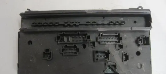 Mercedes-Benz Vito Viano W639 Fuse module 518878103