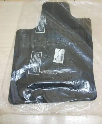 Jeep Grand Cherokee (WK) Front floor mat 6XU01DX9AA