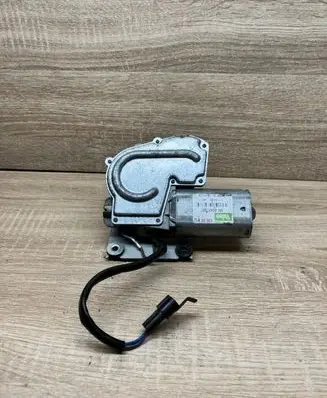 Opel Omega B2 Rear window wiper motor 90457807 530066612