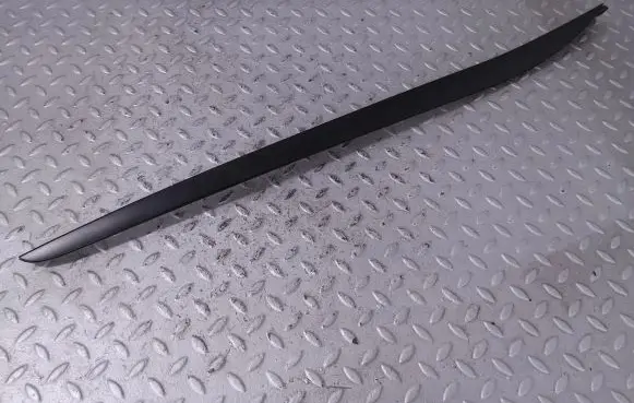 Windshield trim