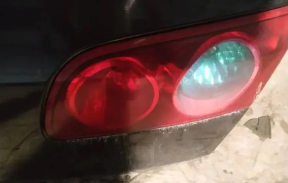 Tailgate rear/tail lights