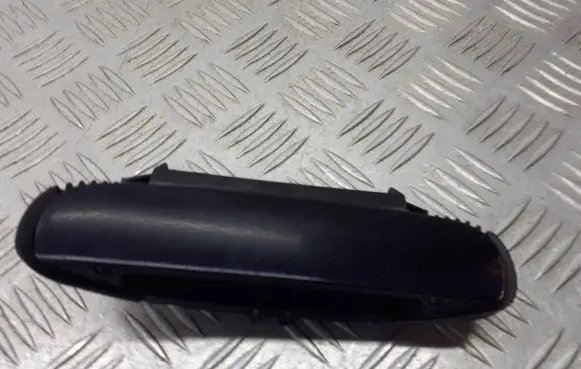 Audi A6 S6 C5 4B Front door exterior handle/bracket 4B0839885