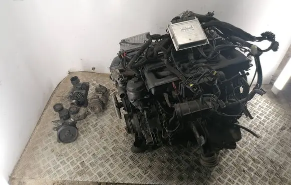 BMW 5 E39 Engine 37782017 28652