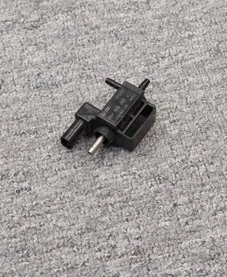 Volkswagen Golf VII Turbo solenoid valve 06H906283J 70328003