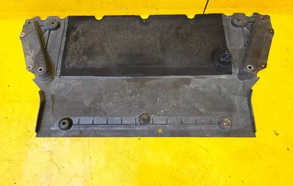 Audi A4 S4 B9 Engine splash shield/under tray 8W0863821B