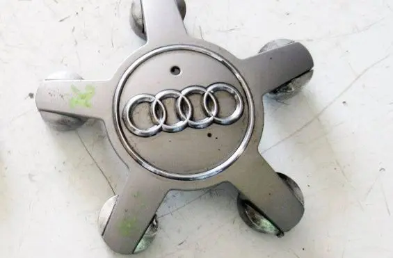 Audi A6 S6 C6 4F Original wheel cap