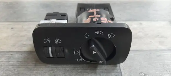 Seat Leon (1M) Fog light switch 1P1941531E