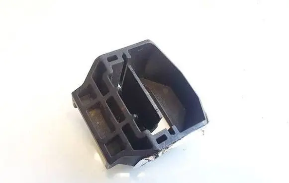 BMW 3 E90 E91 Radiator mount bracket 7807184