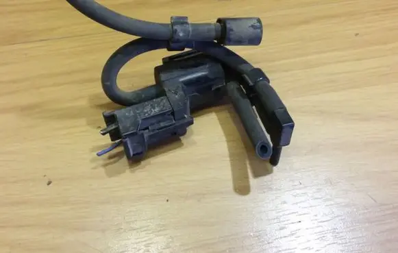 Mitsubishi Space Runner Turbo solenoid valve K5T43992