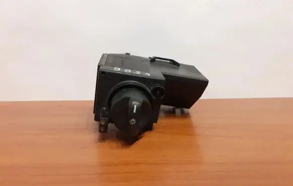Mercedes-Benz E W210 Light switch 2105451104 5566