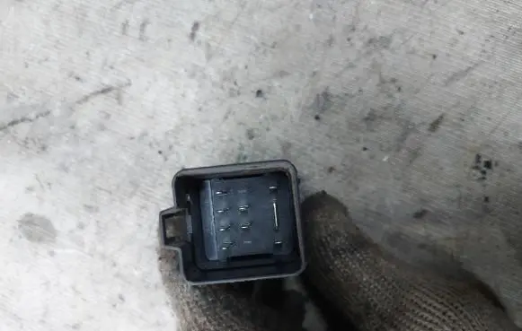 Ford Galaxy Glow plug pre-heat relay 038907281D