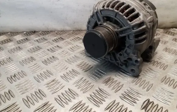 Volkswagen Sharan Generator/alternator 03L903023