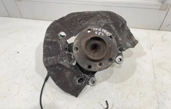 BMW 1 E81 E87 Front wheel hub 6760953