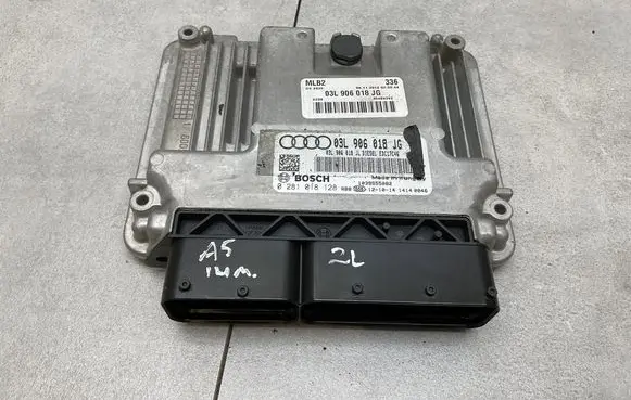 Audi A5 8T 8F Engine control unit/module 03L906018JG