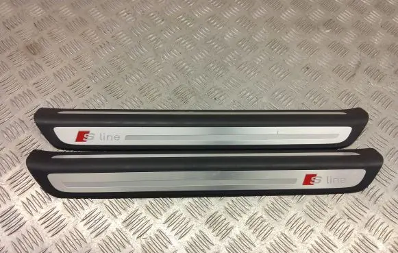 Audi Q3 8U sill trim set (inner) 