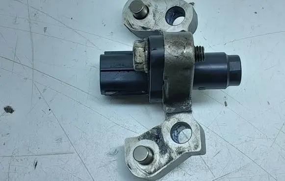Subaru XV I Crankshaft position sensor 039008N25