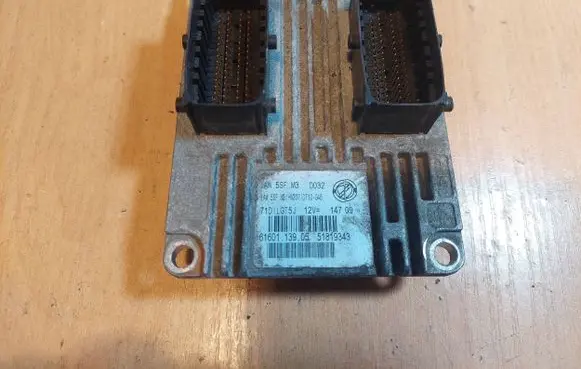 Fiat Grande Punto Engine control unit/module ECU IAW5SF.M3 51819343 HW207