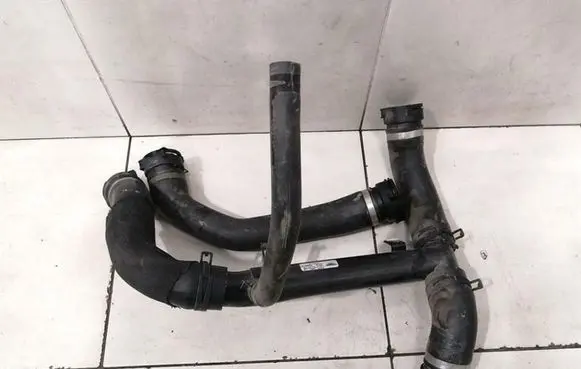 Aston Martin DB9 Engine coolant pipe/hose CD338556AB