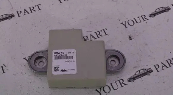 BMW 5 E60 E61 Antenna control unit 6935024