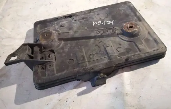 Volkswagen PASSAT B5 Battery box tray 