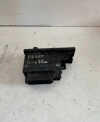 Volkswagen PASSAT B4 Light switch 5858RXzXr