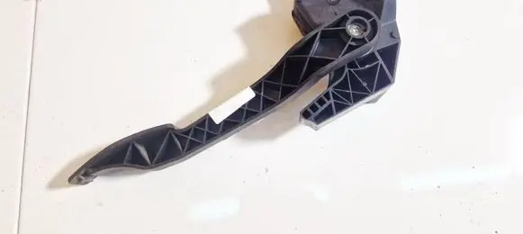 Hyundai Santa Fe Accelerator throttle pedal bk40492a2b100 bk40492a-2b100