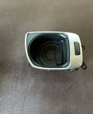 Cup holder front