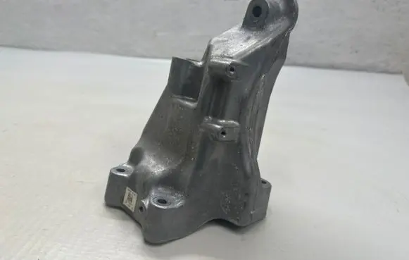 Mercedes-Benz C W205 Engine mounting bracket A6512234304 GD01788 ENAC46000